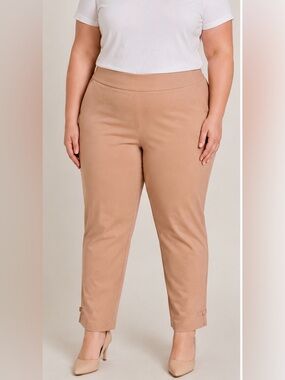 260 NWT LE CHATEAU Plus Size Slim Ankle Pants